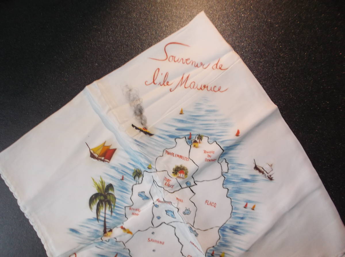 モーリシャス島 ビンテージ スカーフ ハンカチ 絵 イラスト アンティーク 雑貨_四つ折りの状態です。