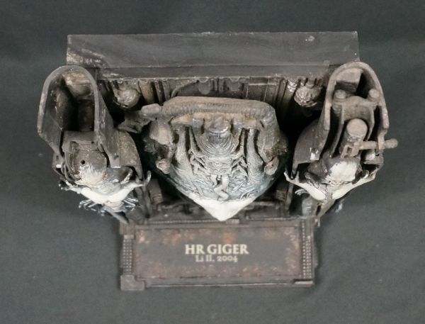 Yahoo!オークション - 2004 マクファーレントイズ H.R. GIGER Li Yahoo!オークション - 2004 マクファーレントイズ H.R. GIGER Li