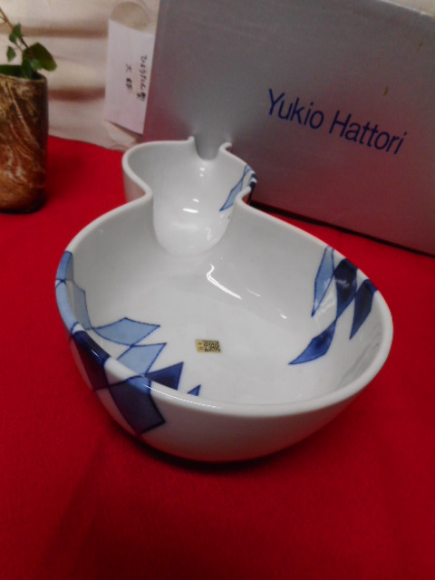 三洋陶器　Yukio　Hattori　藍染菱つなぎ　ヒサゴ型　大鉢　ひょうたん型　陶器　和食器　在庫品_画像4