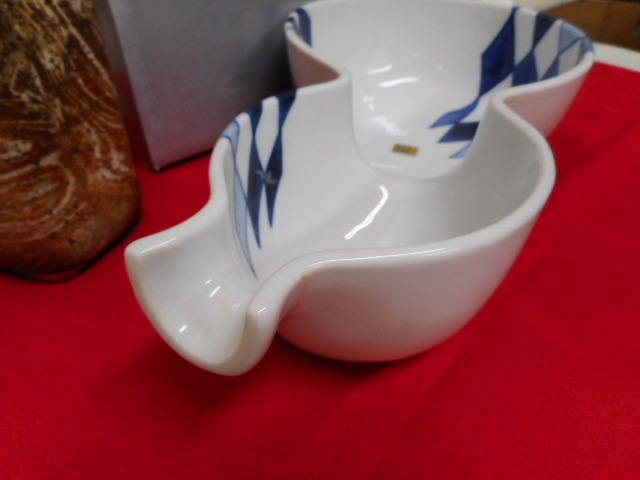 三洋陶器　Yukio　Hattori　藍染菱つなぎ　ヒサゴ型　大鉢　ひょうたん型　陶器　和食器　在庫品_画像2