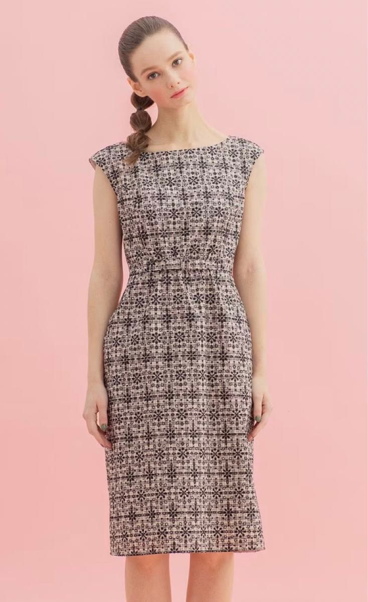大幅値下げ 超美品 TOCCA PEONIA ドレス2023S完売ベージュ 大幅値下げ 超美品 TOCCA PEONIA ドレス2023S完売ベージュ
