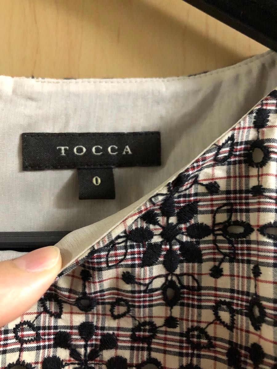 大幅値下げ 超美品 TOCCA PEONIA ドレス2023S完売ベージュ 大幅値下げ 超美品 TOCCA PEONIA ドレス2023S完売ベージュ
