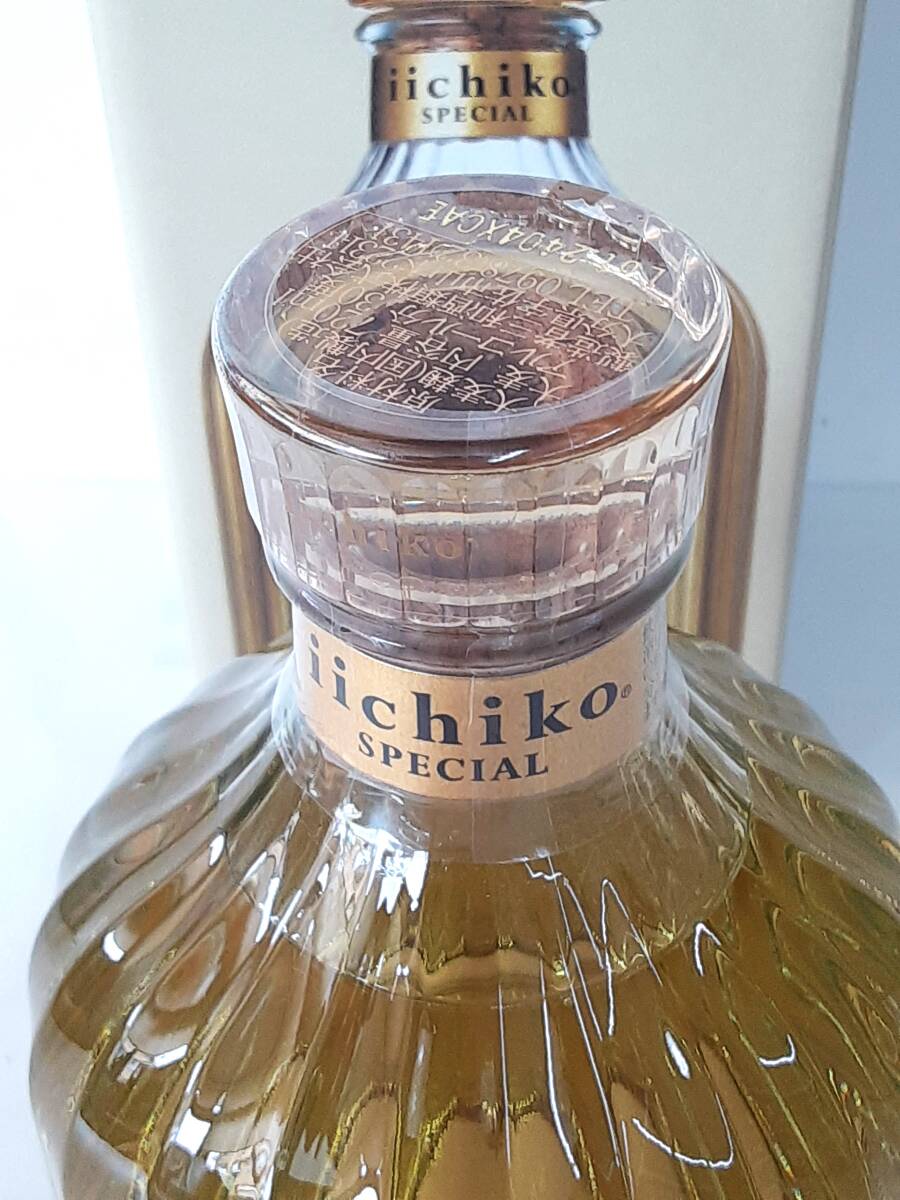 Honkaku Shochu Iiichigo Special 30% 720m