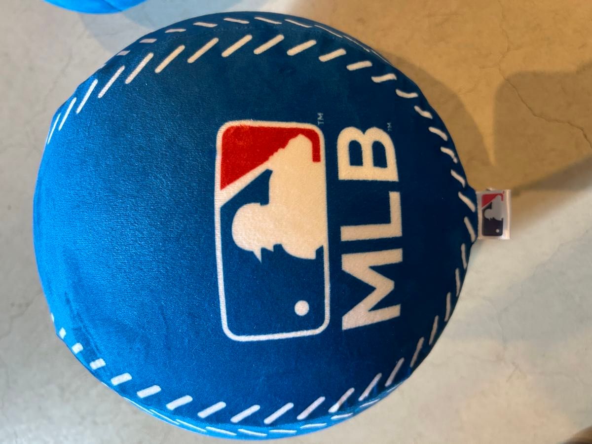 大谷翔平選手所属MLB ドジャース ボール&バット クッション 新品 大谷翔平選手所属MLB ドジャース ボール&バット クッション 新品