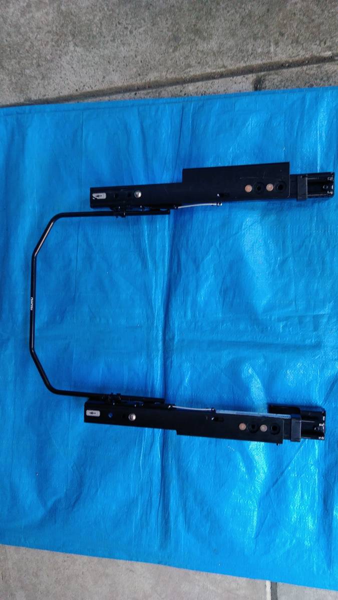 【15】BMW 右用 Recaro用seat rail E90 E91 E92 F30中古 RECARO制 原文:【15】ＢＭＷ 右用　レカロ用シートレール　E90 E91 E92 F30 中古 RECARO製