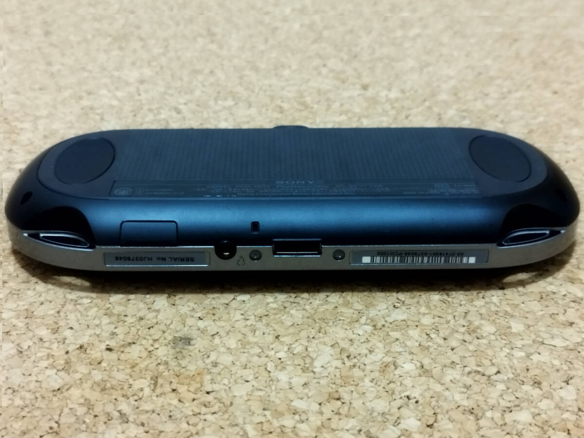 美品 完品【メモリーカード8GB付属】 PS Vita PCH-1000 本体 美品 完品【メモリーカード8GB付属】 PS Vita PCH-1000 本体
