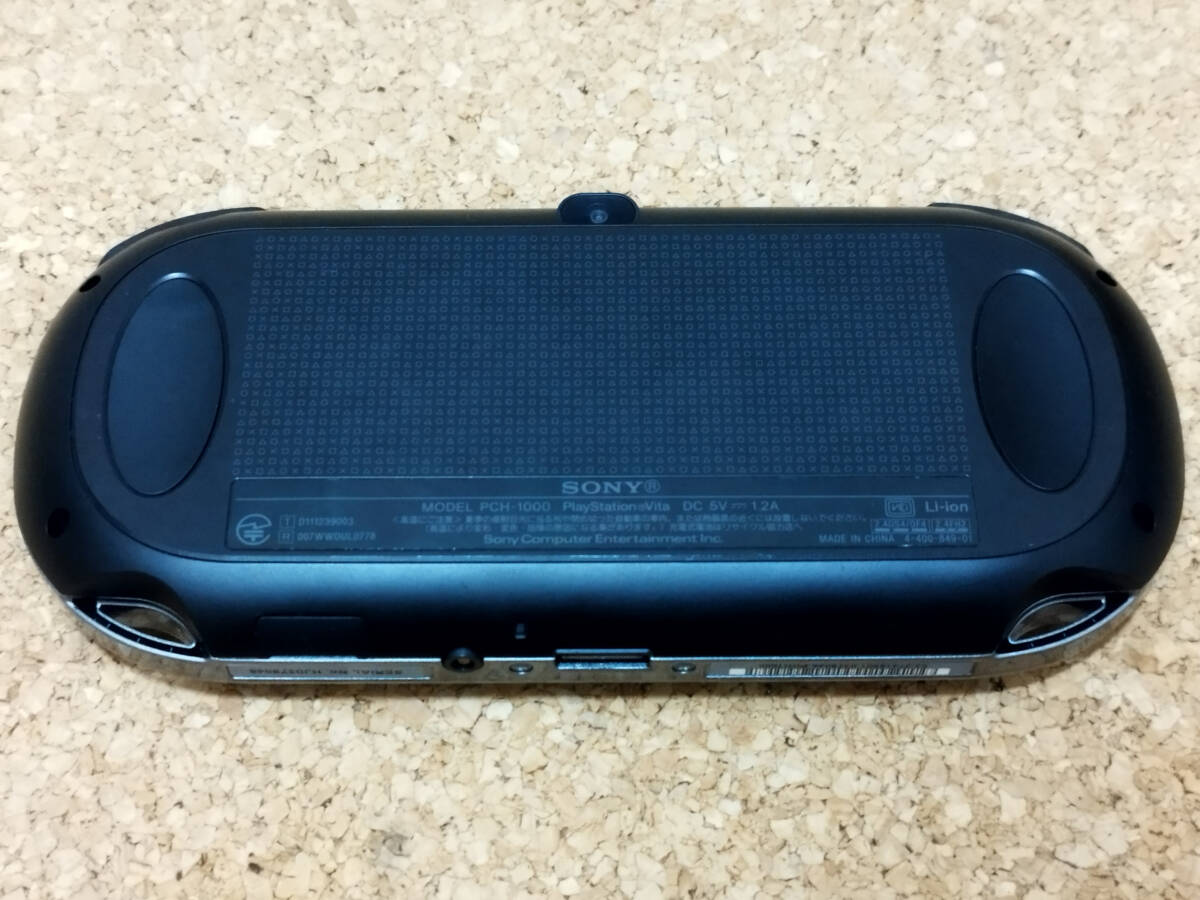 美品 完品【メモリーカード8GB付属】 PS Vita PCH-1000 本体 美品 完品【メモリーカード8GB付属】 PS Vita PCH-1000 本体