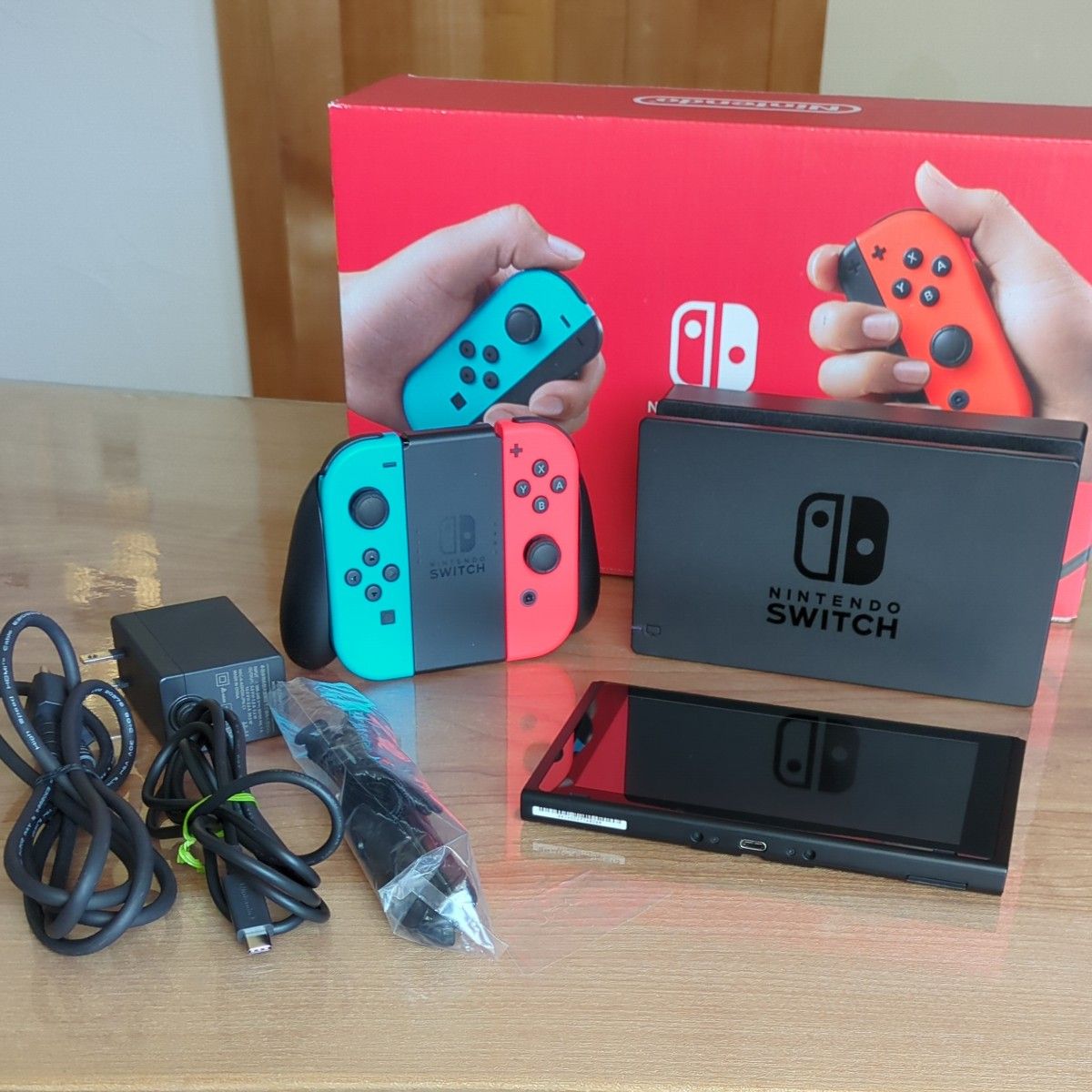 お歳暮ならオンライン Nintendo Switch (L)ネオンブルー/(R)ネオンレッド Joy-Con ニンテンドースイッチ本体