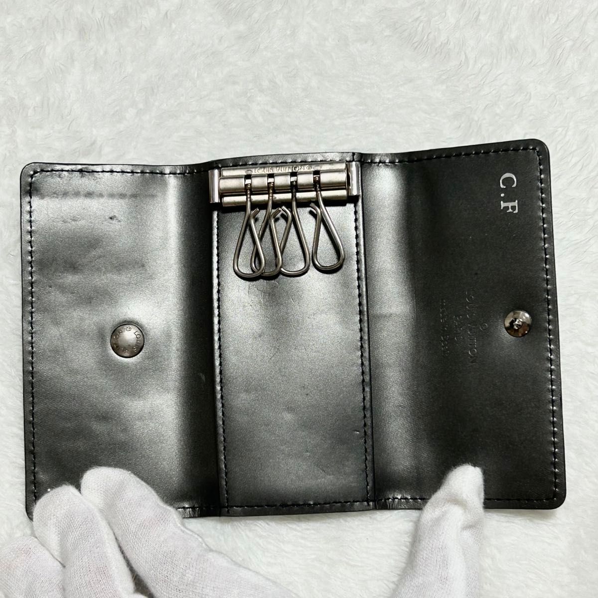 LOUIS VUITTON ルイヴィトン モノグラムマット ミュルティクレ4 LOUIS VUITTON ルイヴィトン モノグラムマット ミュルティクレ4