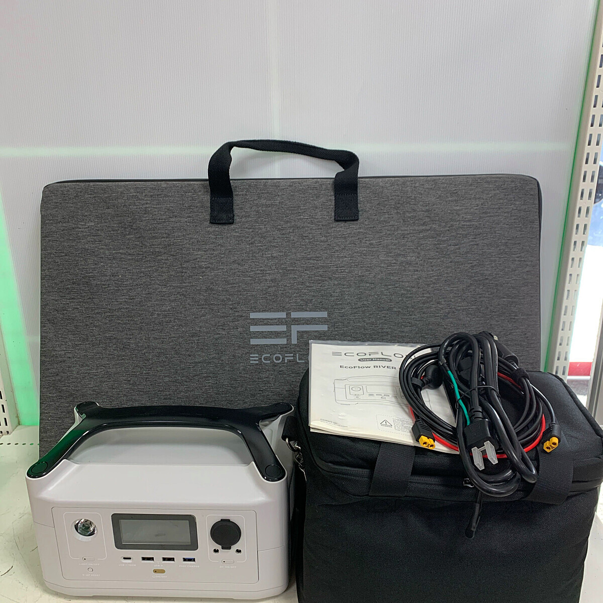 ДД ECOFLOW ポータブル電源 ケース、ソーラーパネル(EFSOLAR160W)付属 RIVER Plus ホワイト 目立った傷や汚れなし