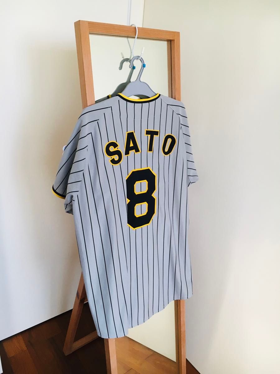 阪神タイガース 2024年ユニフォーム 刺繍 佐藤輝明 レプリカ背中 阪神タイガース 2024年ユニフォーム 刺繍 佐藤輝明 レプリカ背中