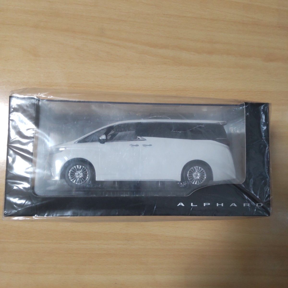 新型40系アルファード プラチナホワイトパールマイカ ミニカー サンプル 非売品 非売品 新型トヨタアルファード 40系 カラーサンプル ミニカー