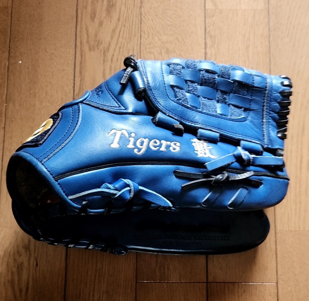 超貴重品】阪神タイガース 亀山努 プロ選手支給グローブ ゼット 超貴重品】阪神タイガース 亀山努 プロ選手支給グローブ ゼット