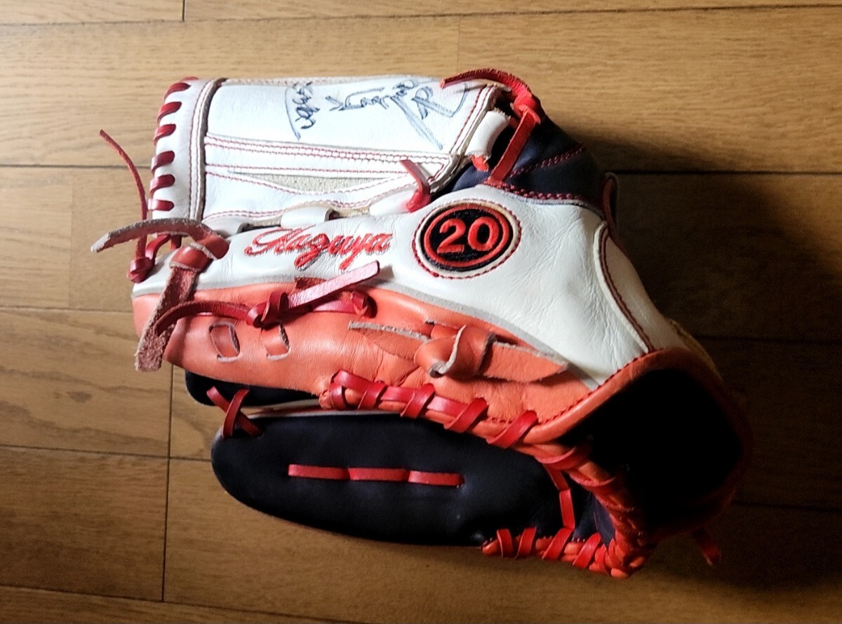 阪神タイガース 20 筒井和也選手 直筆サイン入り 実使用グラブ 阪神タイガース 20 筒井和也選手 直筆サイン入り 実使用グラブ