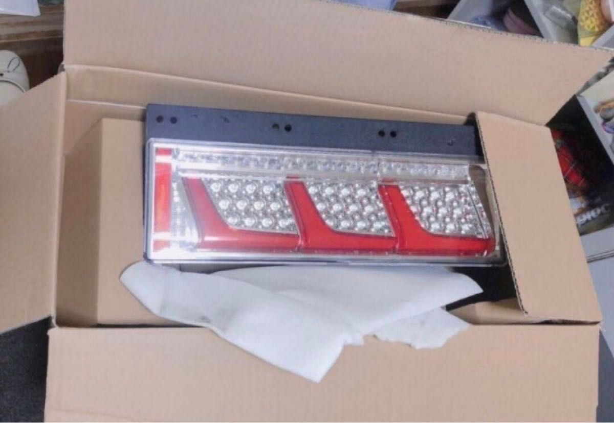 トラック用オールLEDリアコンビネーションランプ3連タイプ 小糸 トラック用オールLEDリアコンビネーションランプ3連タイプ 小糸