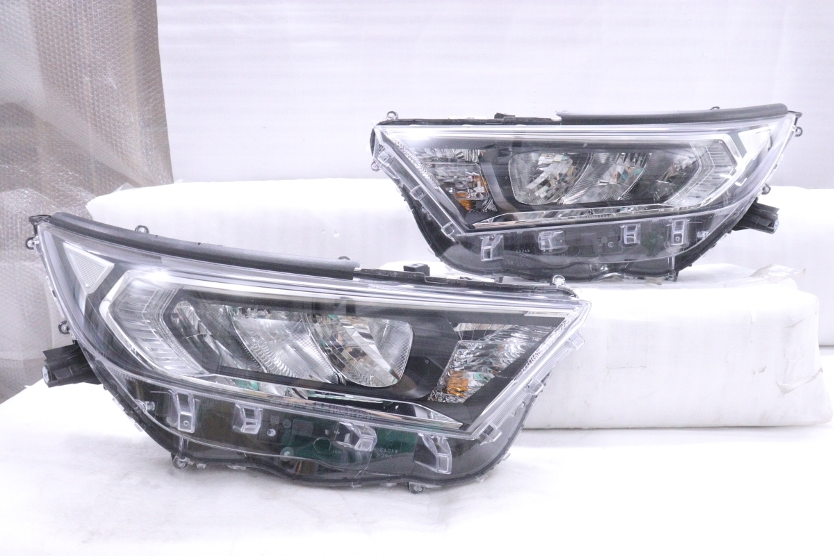 47-2536★極上品 LED MXAA52 RAV4★左右ヘッドライト ガソリン車 STANLEY 42-87 打刻:A ブラック 純正★トヨタ (DM)
