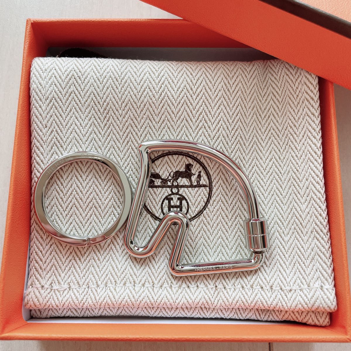 新品未使用】HERMES エルメス キーリング 馬 シュヴァル 新品未使用】HERMES エルメス キーリング 馬 シュヴァル