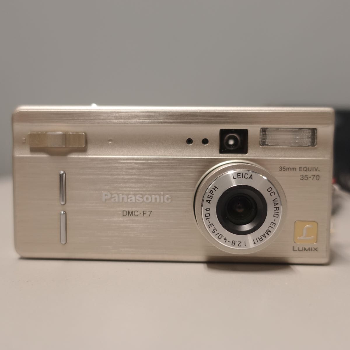 Panasonic LUMIX DMC-F7 LEICA DC VARIO-ELMARIT コンデジ Panasonic LUMIX DMC-F7 LEICA DC VARIO-ELMARIT コンデジ