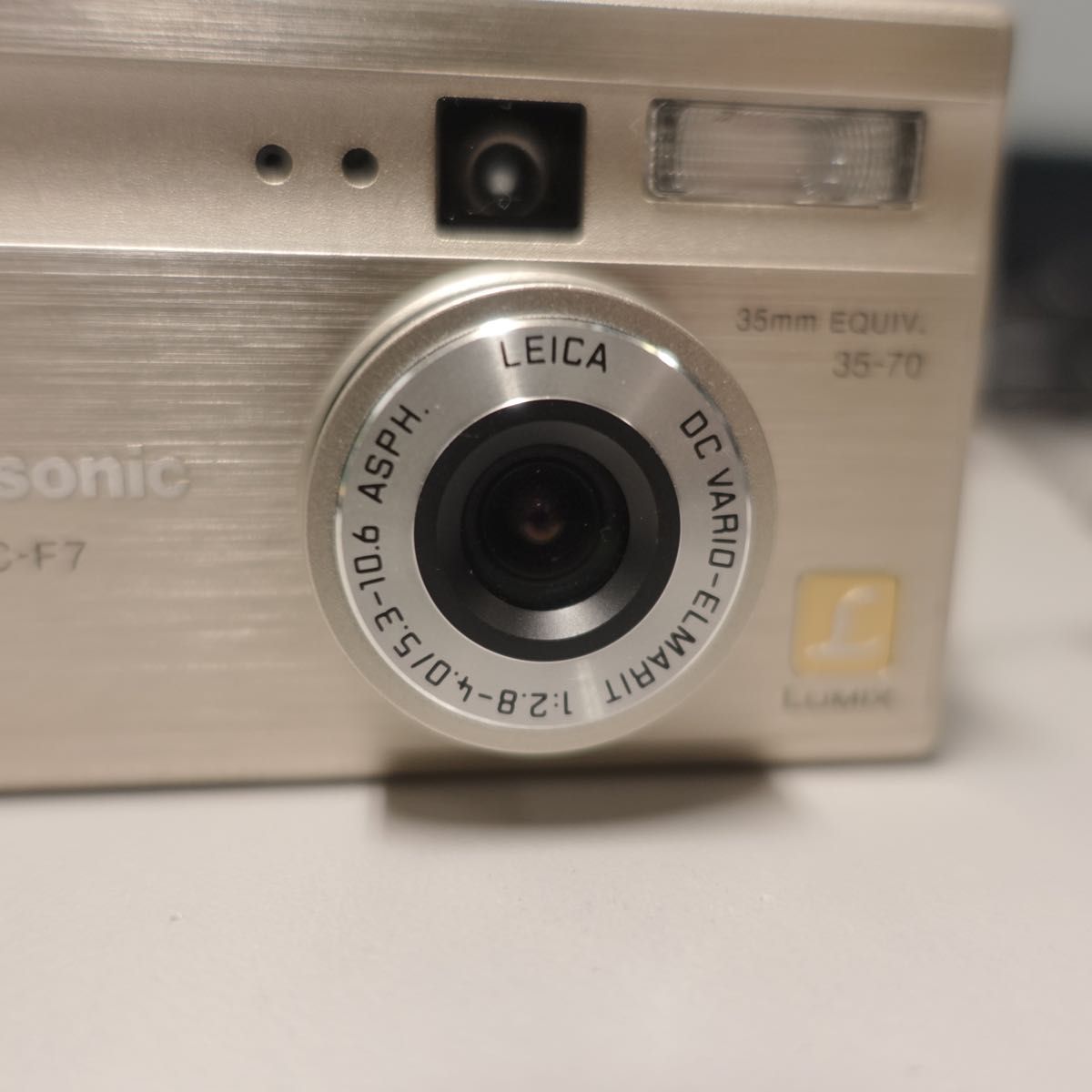 Panasonic LUMIX DMC-F7 LEICA DC VARIO-ELMARIT コンデジ Panasonic LUMIX DMC-F7 LEICA DC VARIO-ELMARIT コンデジ