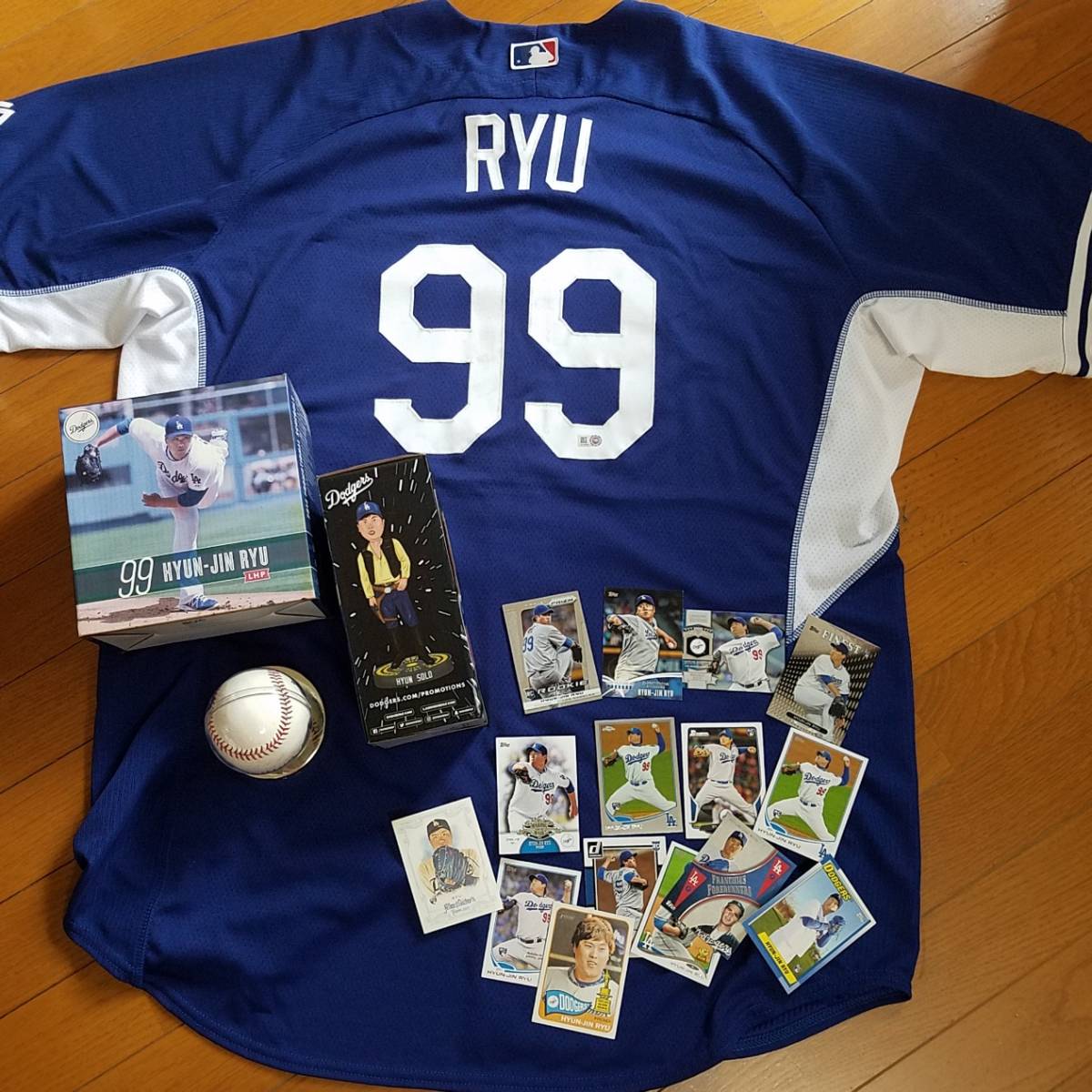 MLB 柳 賢振/リュ・ヒョンジン hyun jin ryu team支給ジャージ（実使用？）、サインボール、Card 、バブルヘッド/韓国