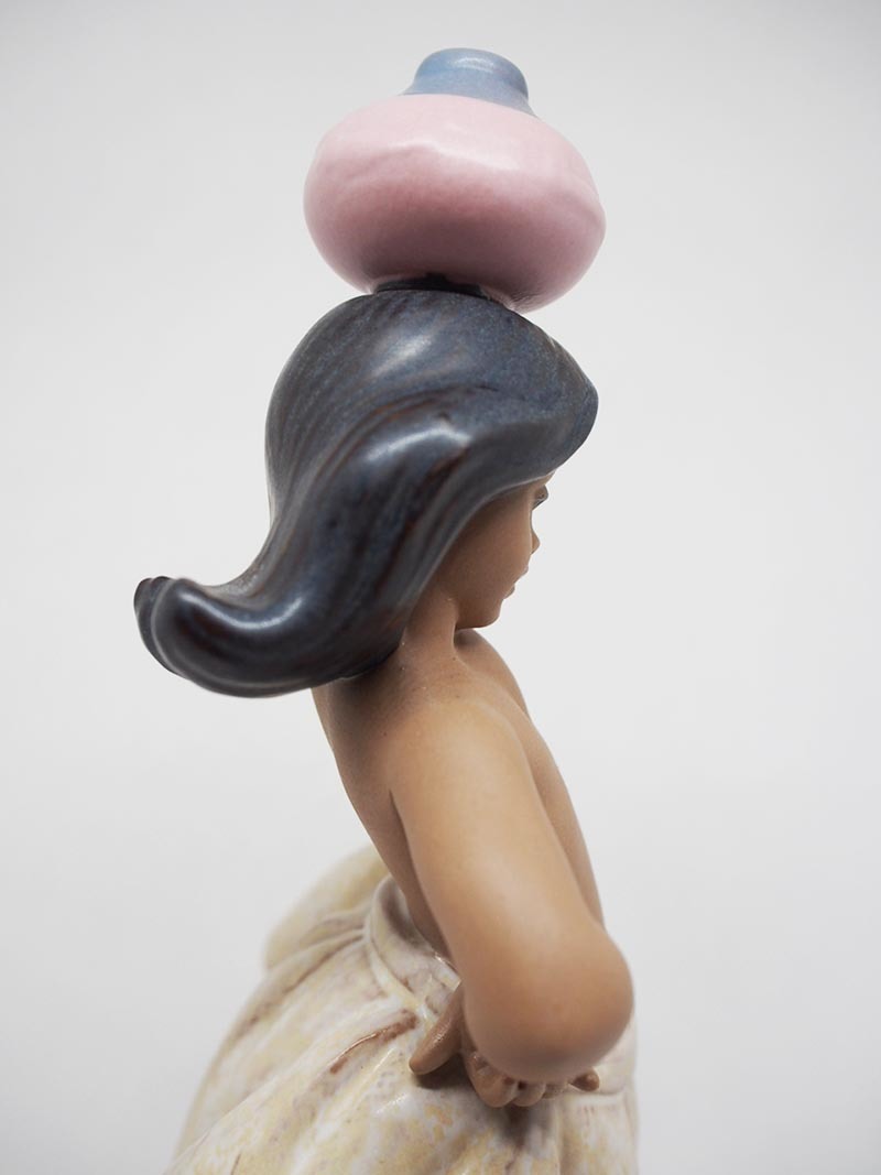 リヤドロ LLADRO No 2333 水汲みの少女(ホワイト) Little リヤドロ LLADRO No 2333 水汲みの少女(ホワイト) Little