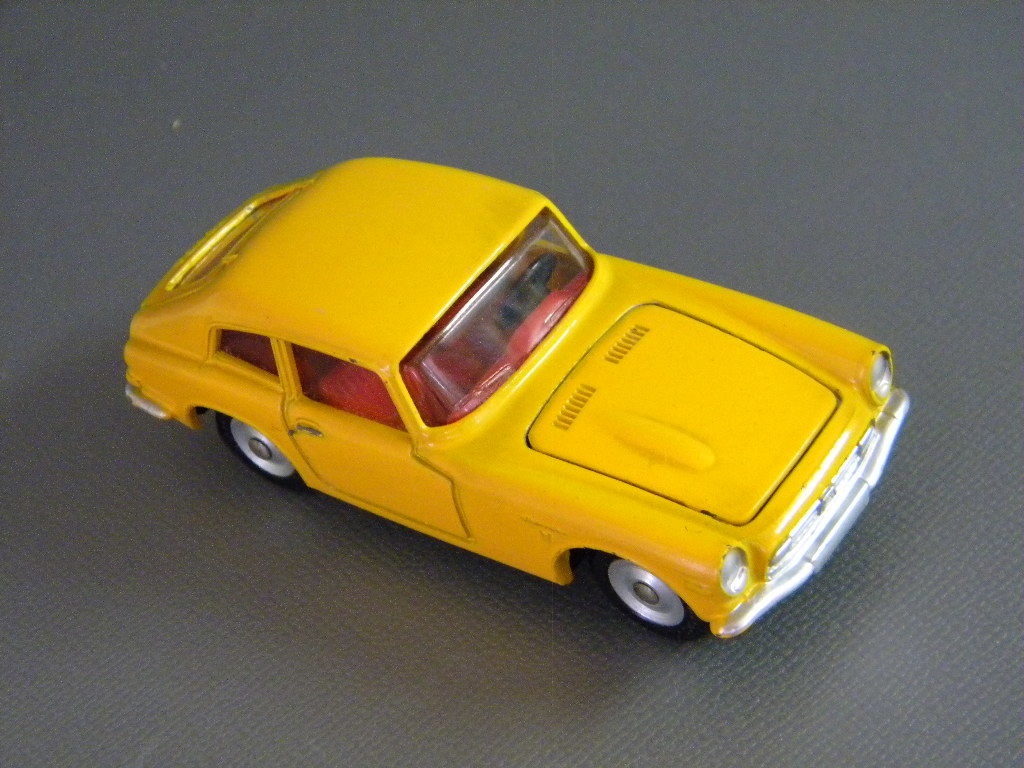  подлинная вещь 60`s **DINKY TOYS Honda HONDA S800 купе желтый!! size7.7.1/43 литье под давлением metal Honda . один .** недостача нет [ нестандартный /LP возможно ]