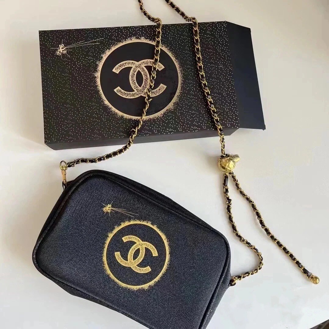 未使用新品CHANEL シャネル ノベルティ チェーンタッセル付き 未使用新品CHANEL シャネル ノベルティ チェーンタッセル付き