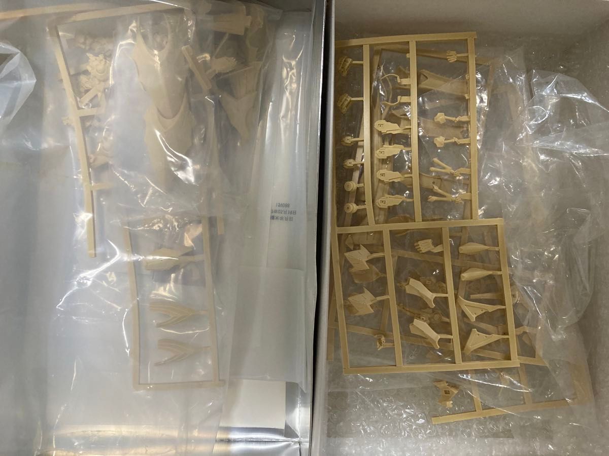 ファイブスター物語 VOLKS 1/100 SAV ファントム ナイアス ファイブスター物語 VOLKS 1/100 SAV ファントム ナイアス