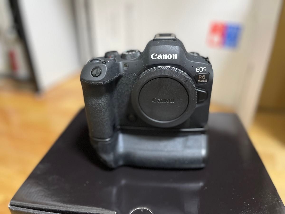 Canon EOS R6 MarkⅡ ボディ サードパーティ製縦グリップ Canon EOS R6 MarkⅡ ボディ サードパーティ製縦グリップ