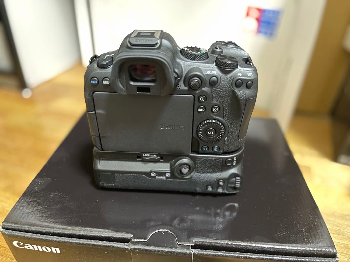 Canon EOS R6 MarkⅡ ボディ サードパーティ製縦グリップ Canon EOS R6 MarkⅡ ボディ サードパーティ製縦グリップ