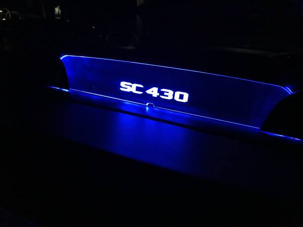 valkyrie style レクサス SC430 / 40ソアラ / UZZ40 専用 LED ウィンドディフレクター SC430 文字 .LEDブルー。リモコン付き_画像1
