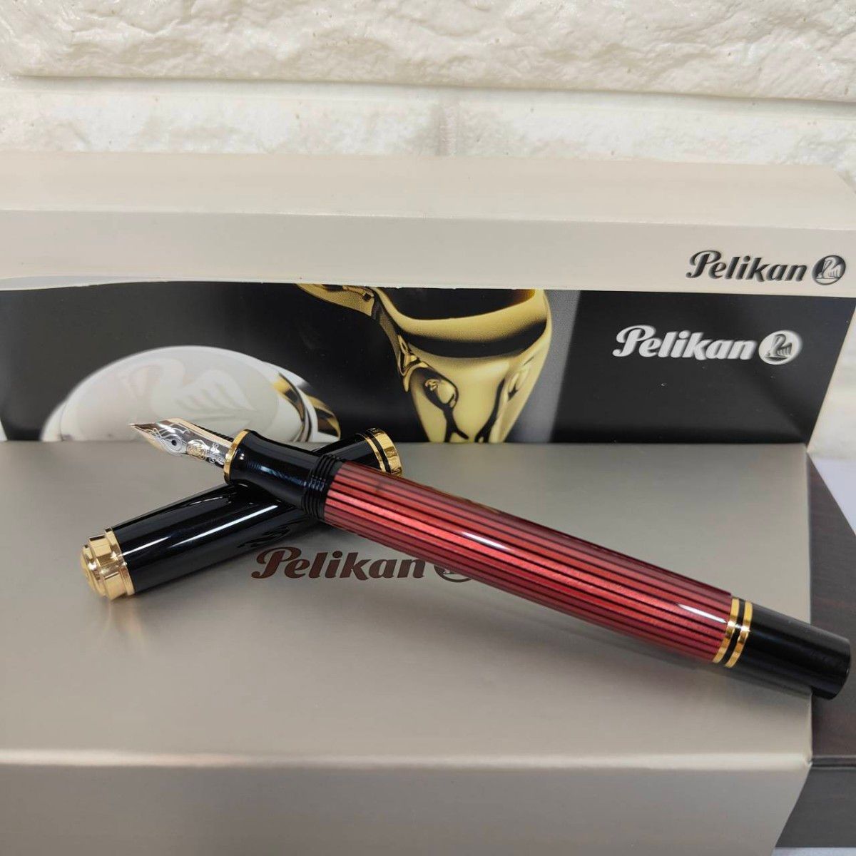 ペリカン 万年筆 スーベレーン M400 レッドストライプ 14C-585 F ペリカン 万年筆 スーベレーン M400 レッドストライプ 14C-585 F