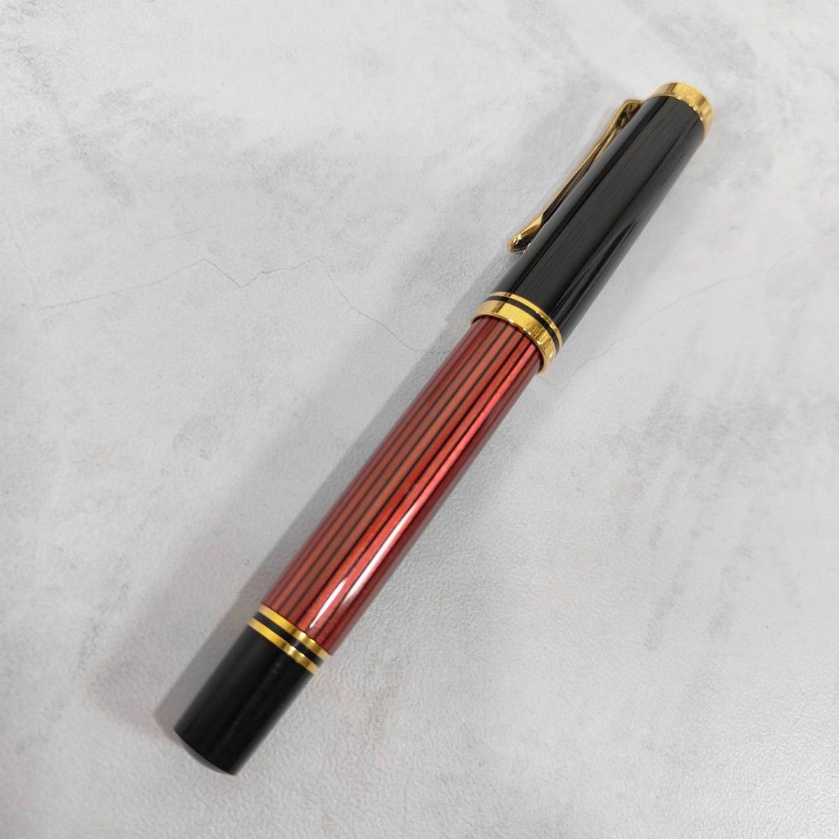 ペリカン 万年筆 スーベレーン M400 レッドストライプ 14C-585 F ペリカン 万年筆 スーベレーン M400 レッドストライプ 14C-585 F