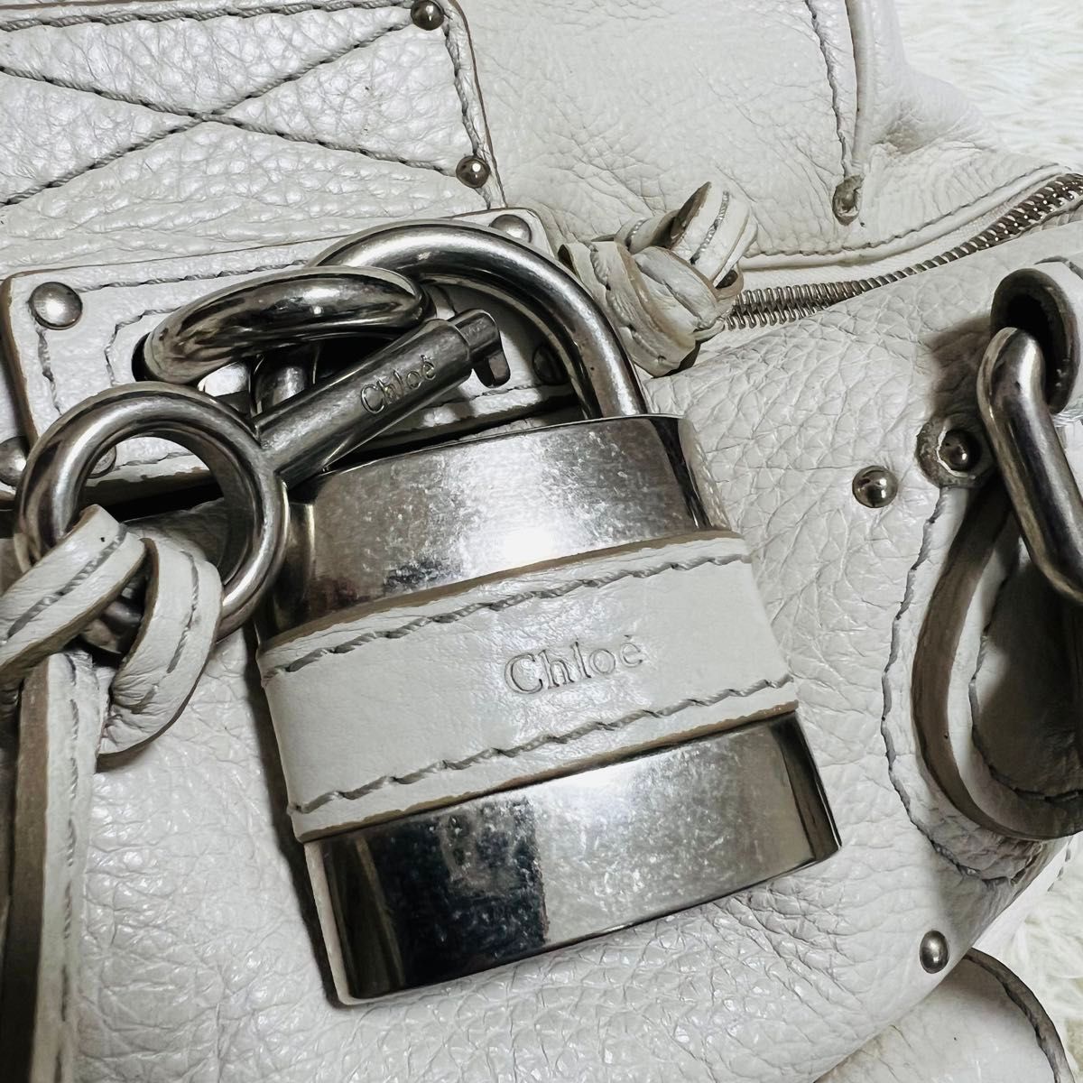 良品】Chloe クロエ パディントン ハンドバッグ 白 南京錠 良品】Chloe クロエ パディントン ハンドバッグ 白 南京錠
