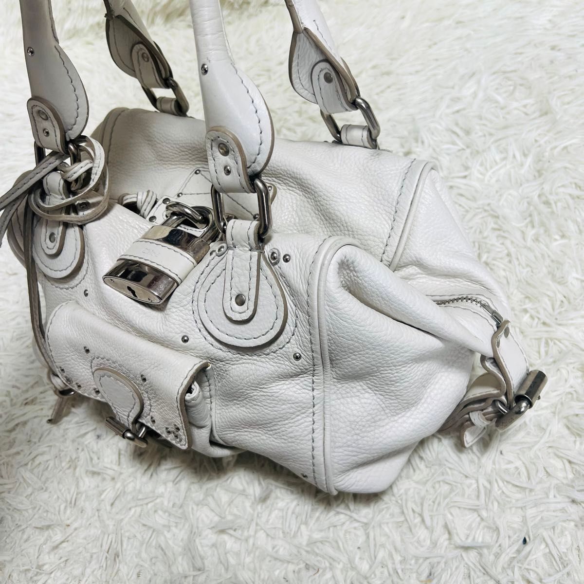 良品】Chloe クロエ パディントン ハンドバッグ 白 南京錠 良品】Chloe クロエ パディントン ハンドバッグ 白 南京錠