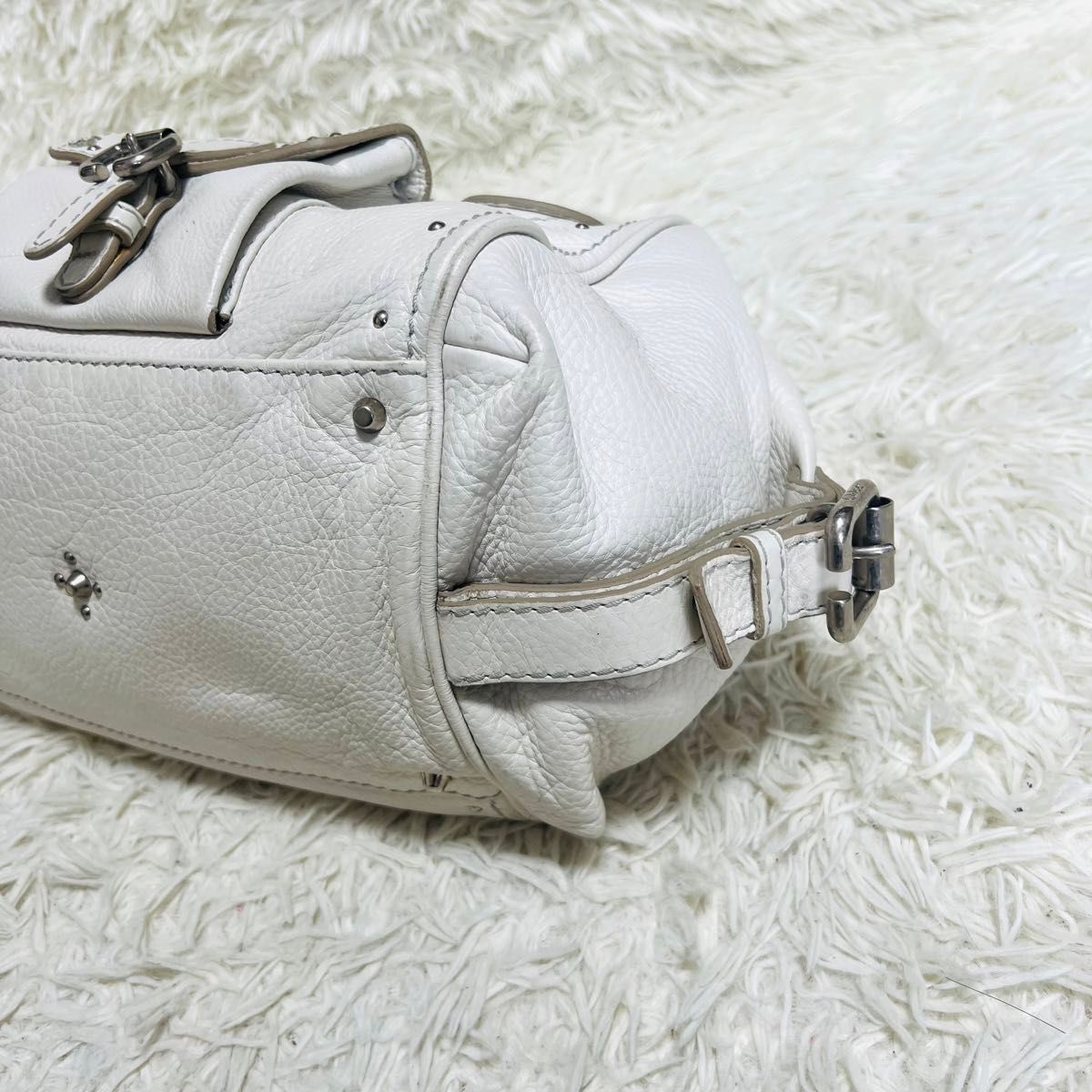 良品】Chloe クロエ パディントン ハンドバッグ 白 南京錠 良品】Chloe クロエ パディントン ハンドバッグ 白 南京錠