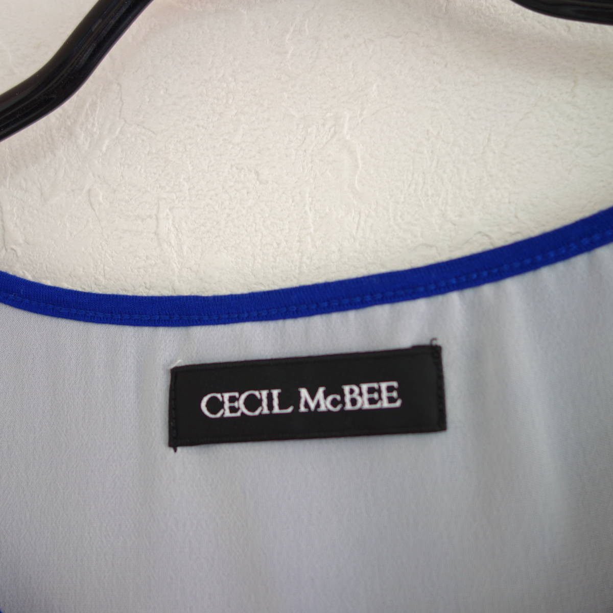 *CECIL McBEE( Cecil McBee ) Layered cut and sewn *