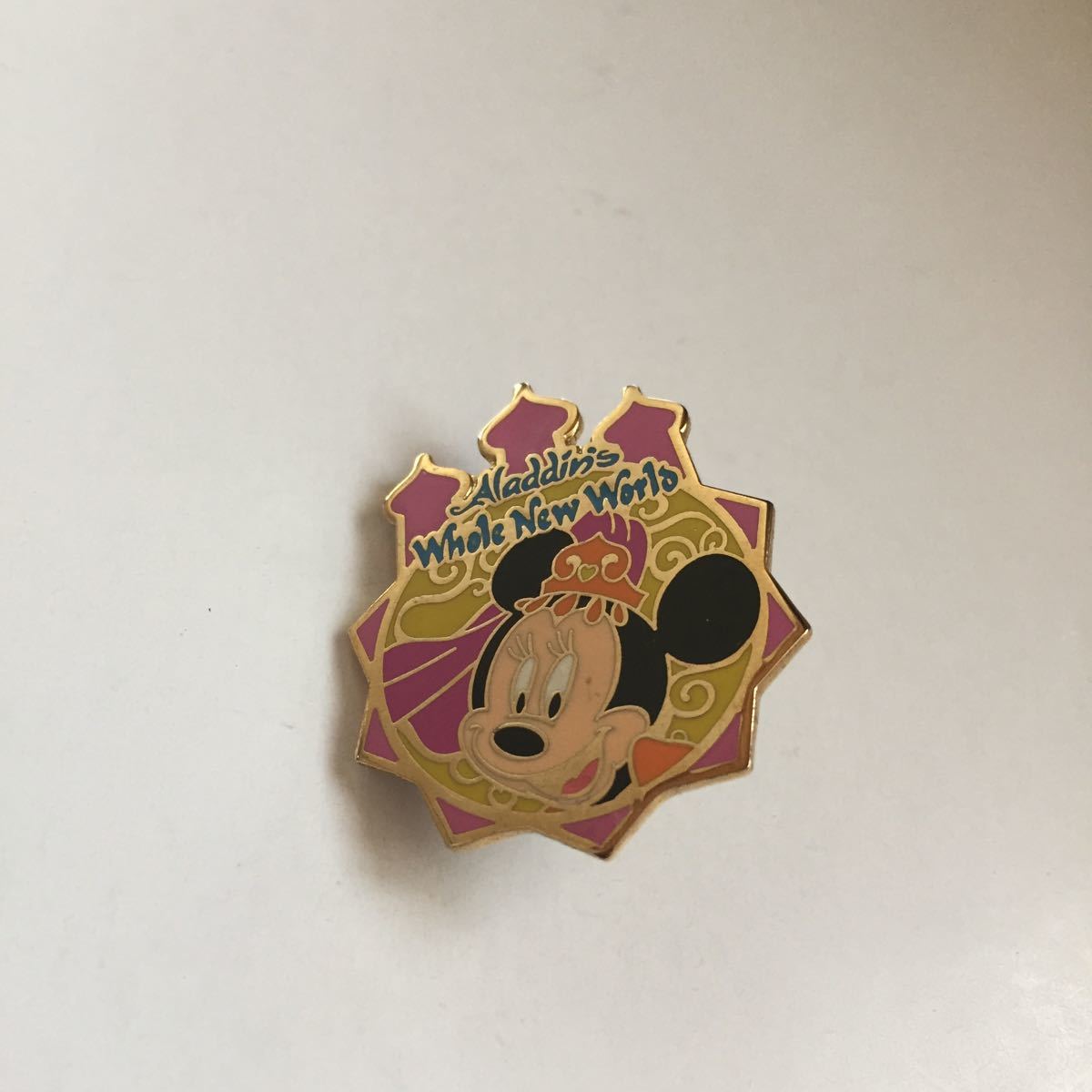 アラジン ミニーちゃん Minnie Mouse 東京ディズニーシー ワゴンゲーム アラビアンコースト ピンバッジ バッチ 景品 ピンズ