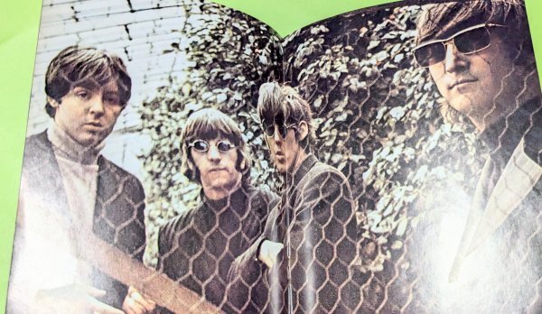 新43 当時物 東芝EMI株式会社 The Beatles Forever76 1976年6月 新43 当時物 東芝EMI株式会社 The Beatles Forever76 1976年6月