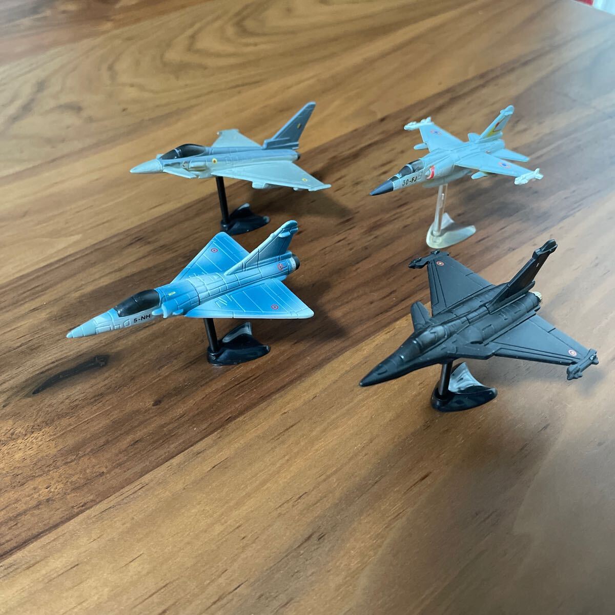 Furuta チョコエッグ 戦闘機シリーズ フランス空軍 4機セット ミラージュF1 ミラージュ2000 ダッソーラファエル ユーロファイター