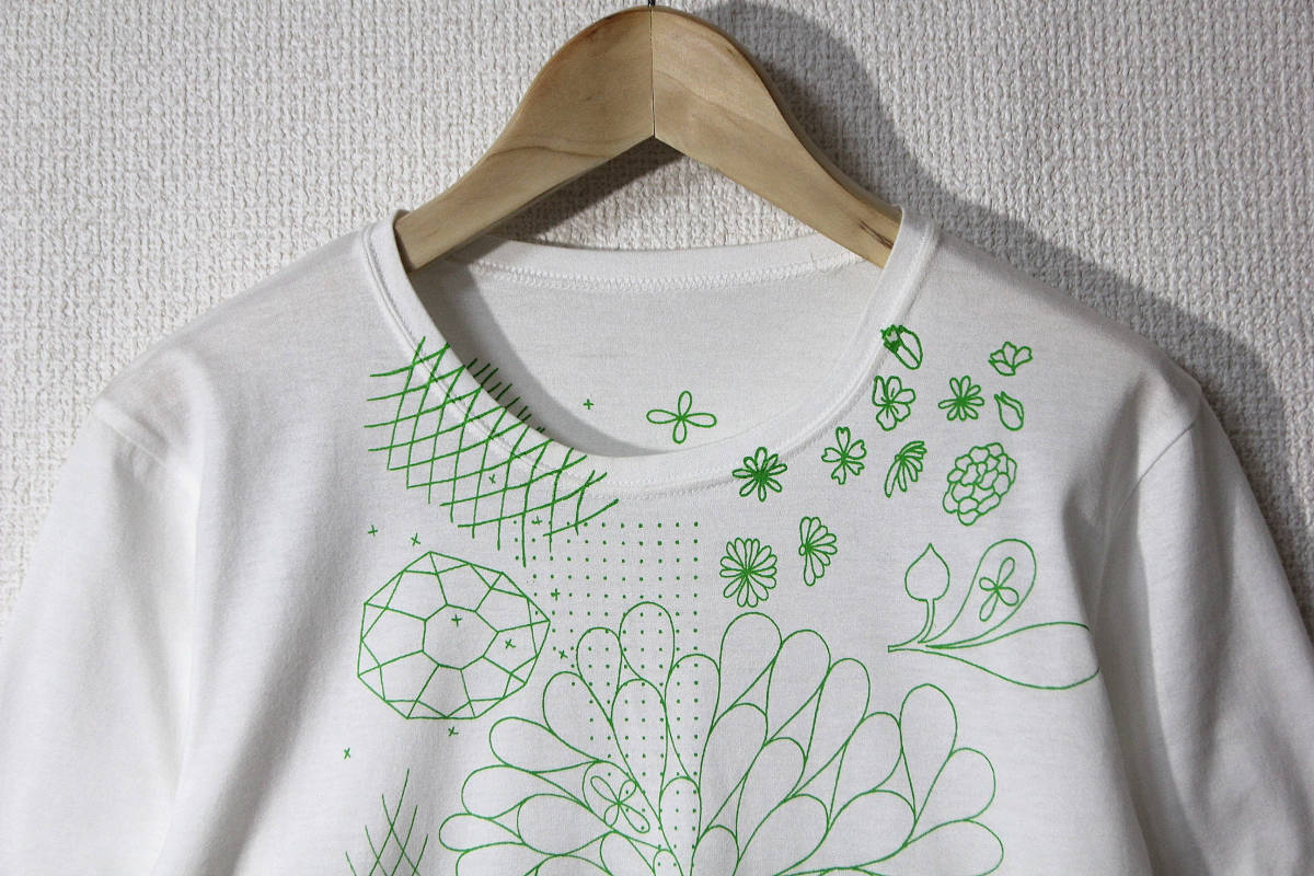 iseimiyake HAAT HEART 心臟白花序梗 T恤2 原文:イセイミヤケ　HAAT　HEART　ハート　☆　白　花柄　Tシャツ　2