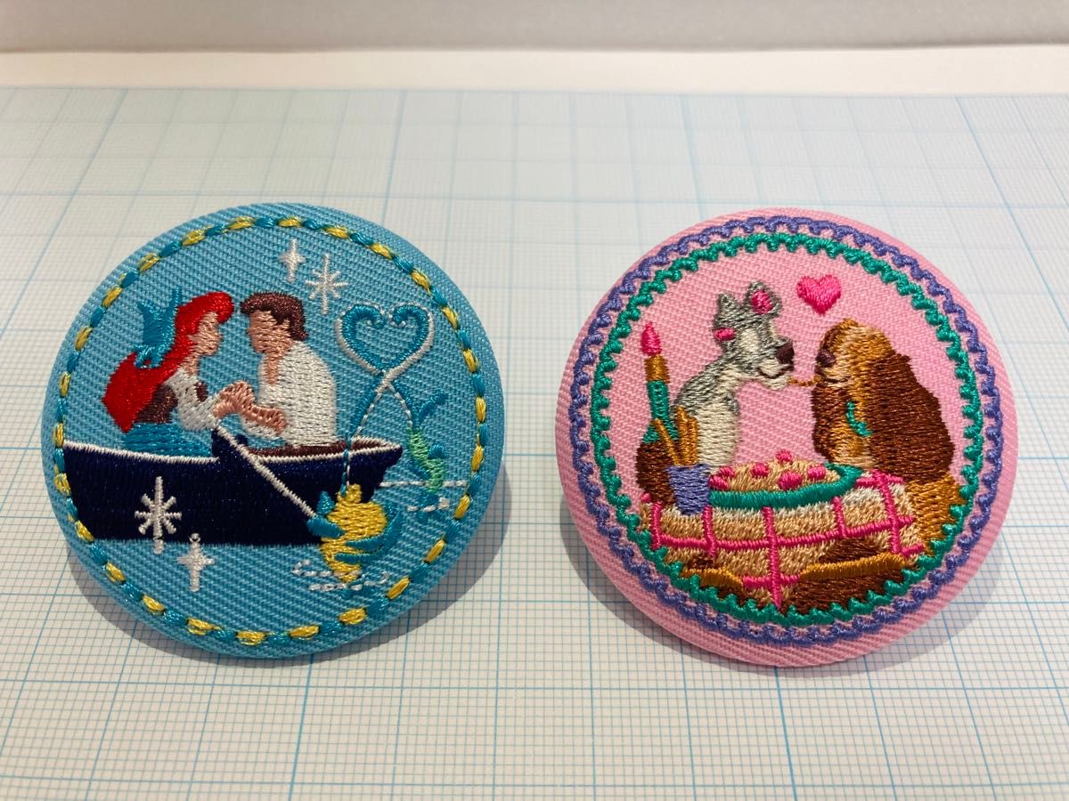 ディズニー 刺繍缶バッジ ビスケット Disney Characters ディズニー 刺繍缶バッジ ビスケット Disney Characters