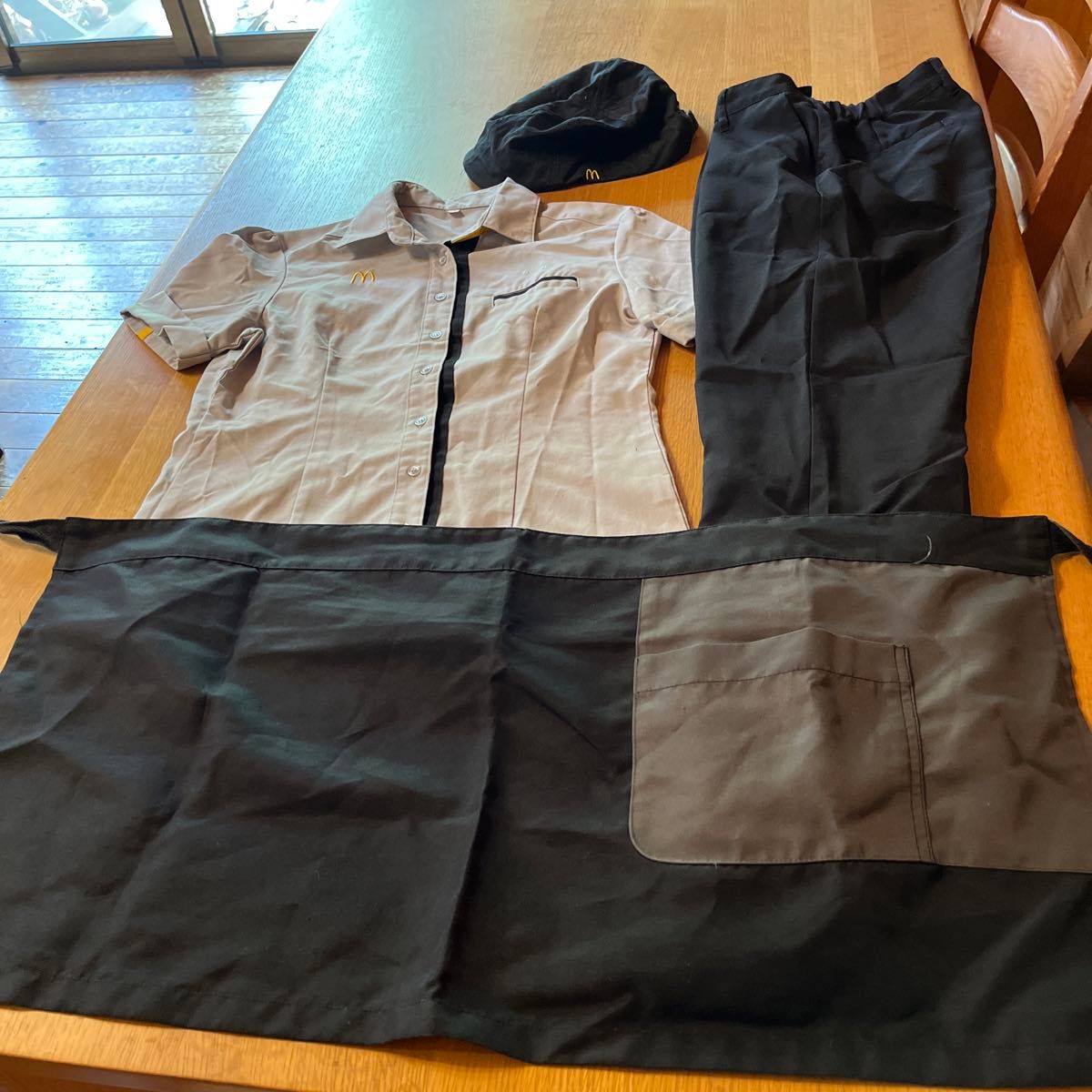 マクドナルド 制服 4点セット Mサイズ|Yahoo!フリマ(旧PayPay マクドナルド 制服 4点セット Mサイズ|Yahoo!フリマ(旧PayPay