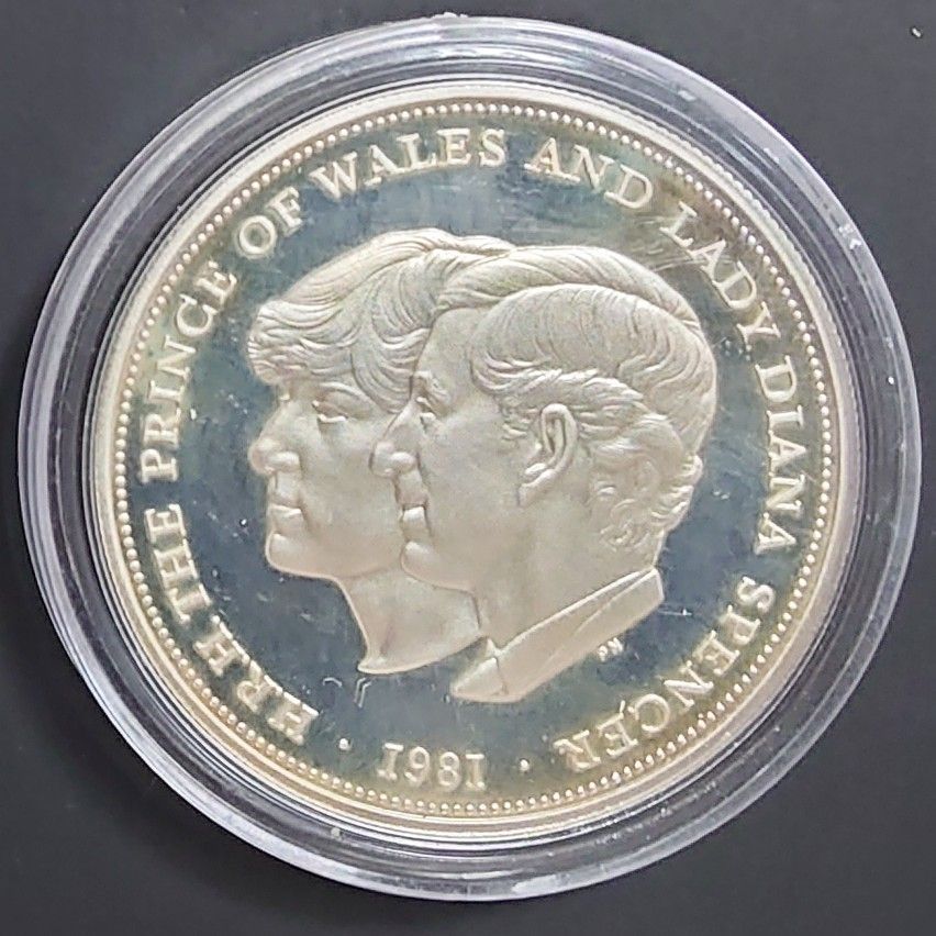 1981年 イギリス銀貨 チャールズ皇太子&ダイアナ妃御成婚記念 1981年 イギリス銀貨 チャールズ皇太子&ダイアナ妃御成婚記念