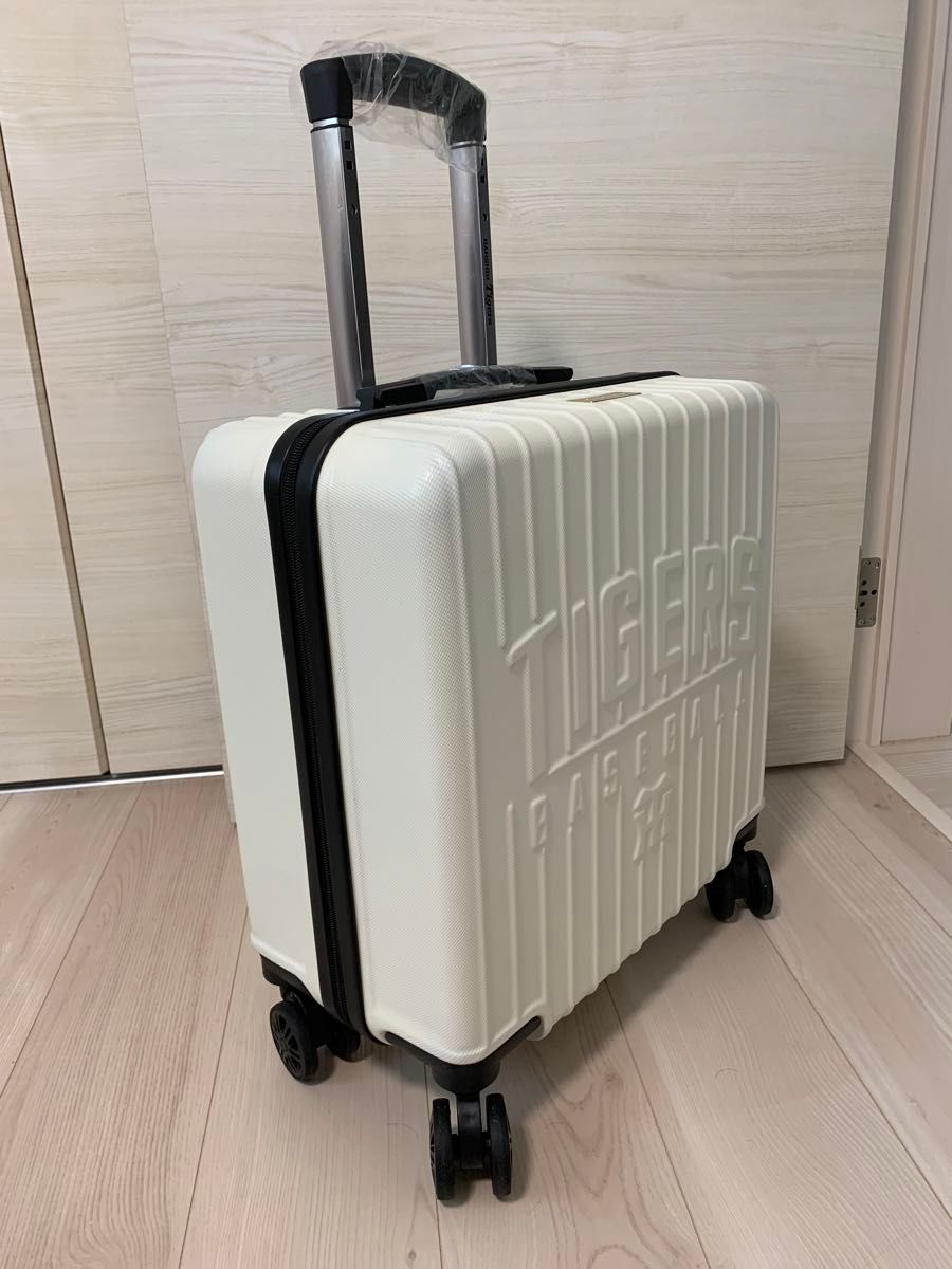 阪神タイガース 軽量スーツケース 公式ファンクラブダイヤモンド 阪神タイガース 軽量スーツケース 公式ファンクラブダイヤモンド