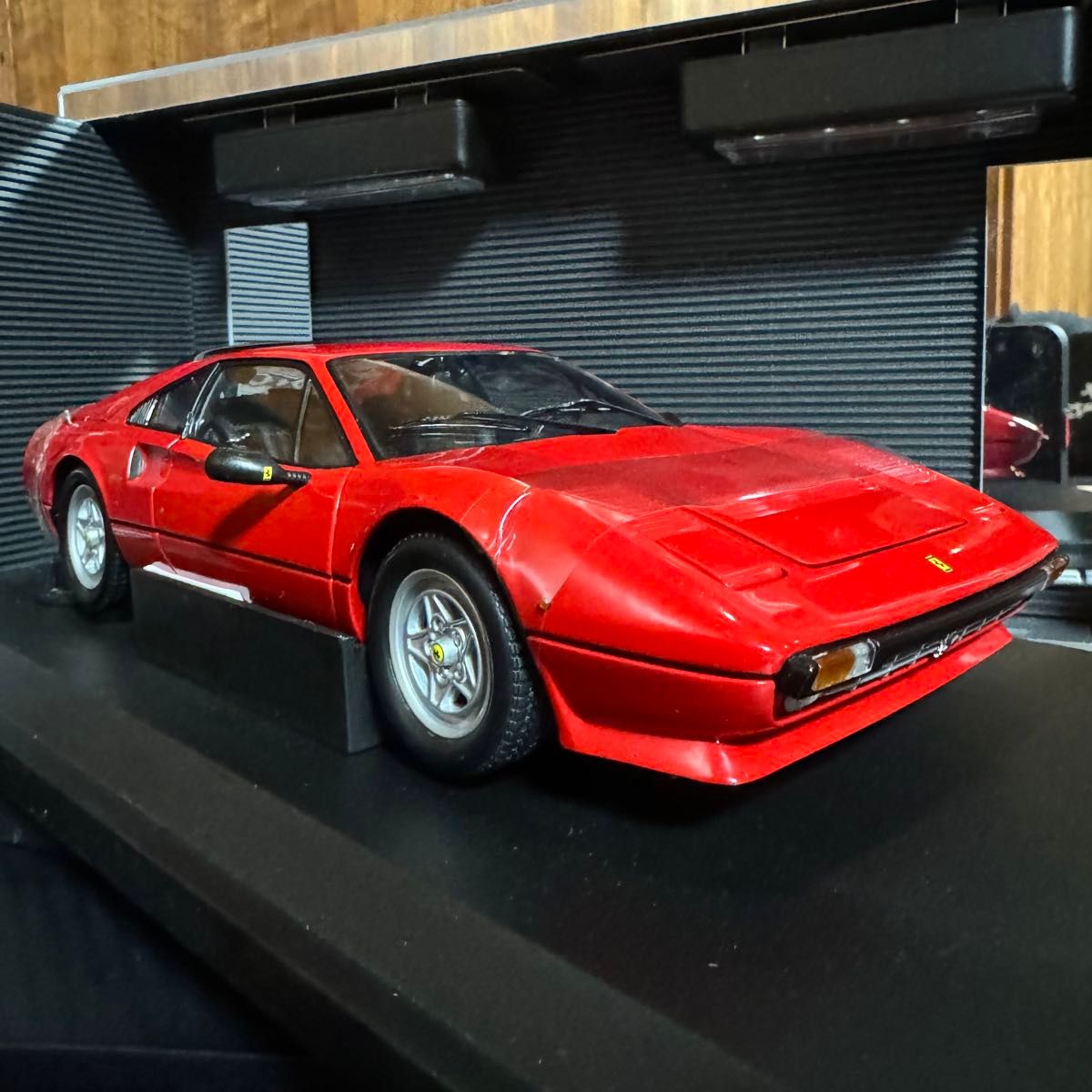 【期間限定!最安値挑戦】 絶版未展示品 京商 クアトロバルボーレ 308GTB フェラーリ 1/18 レーシングカー