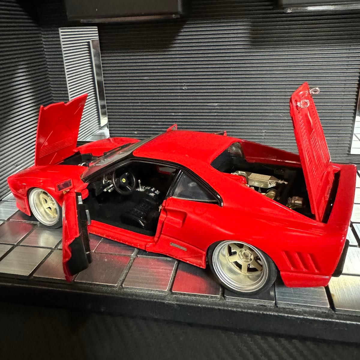 ホットウィール 1/18 フェラーリ 288GTO (カスタム仕様)|Yahoo ホットウィール 1/18 フェラーリ 288GTO (カスタム仕様)|Yahoo