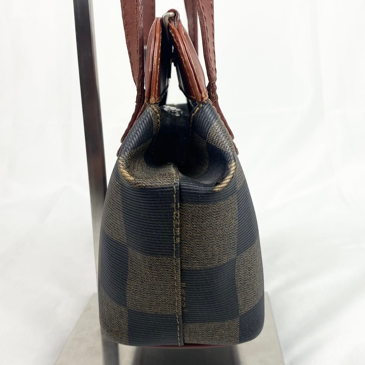 FENDI ハンドバッグ ミニバッグ ペカン柄 ターンロック レザー FENDI ハンドバッグ ミニバッグ ペカン柄 ターンロック レザー