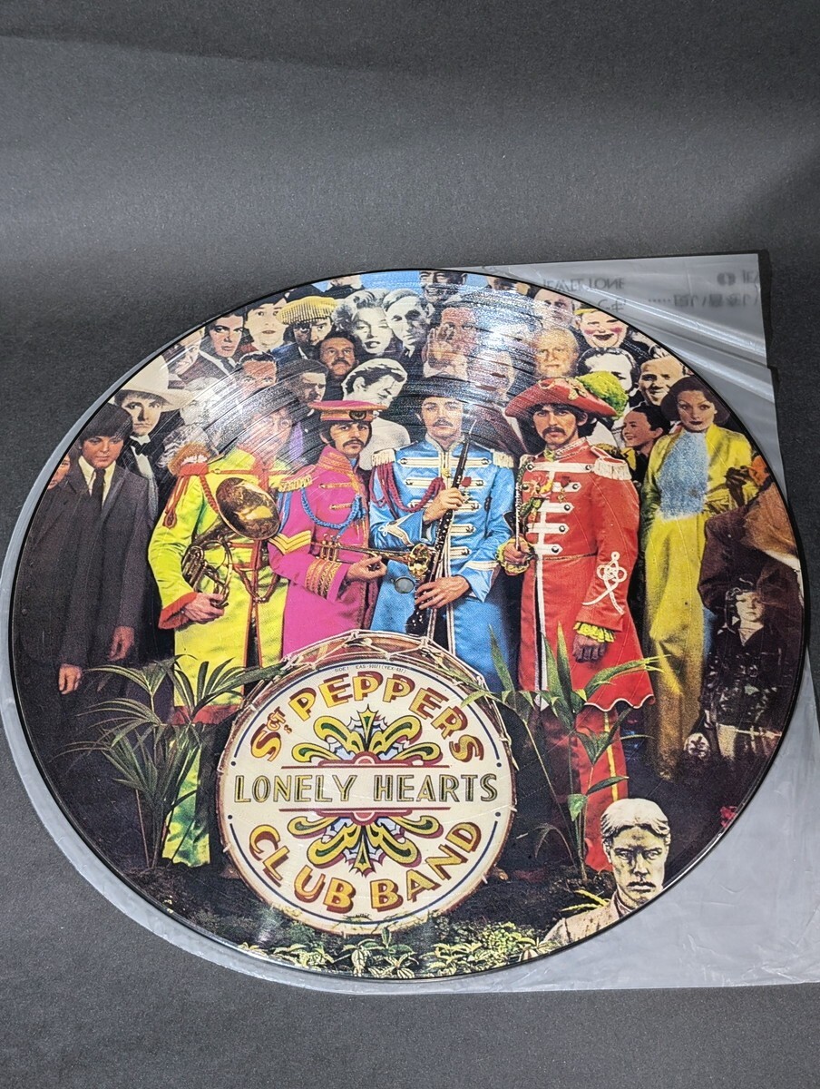 8-200-80 The Beatles / Sgt. Pepper's Lonely Hearts Club Band 8-200-80 The Beatles / Sgt. Pepper's Lonely Hearts Club Band
