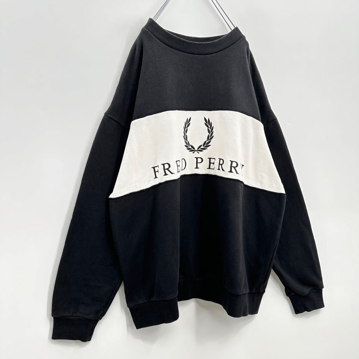 美品】90'sロゴ フレッドペリー センター刺繍ロゴ スウェット 美品】90'sロゴ フレッドペリー センター刺繍ロゴ スウェット